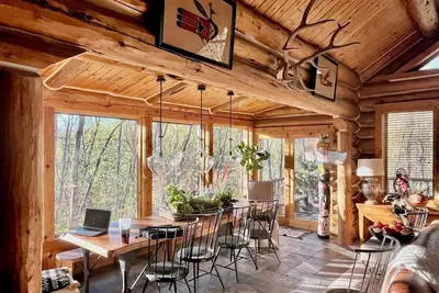 Image de Sundance cabin+casita, sleeps 18, hottub, firepits