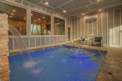 Image de SplashMtnLodge: Pool, Mtn Views, Theater, Games, Hot Tub, Wifi, Large Groups!