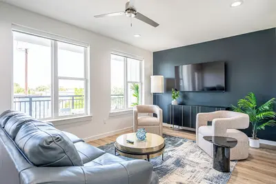 Image de Rambler: Lux Suite, Balcony Views, Mins to At&T