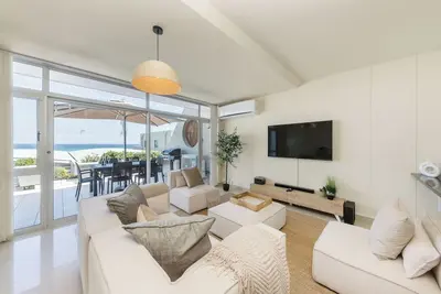 Image de Dolphin Beach Cg 08 by Hmh