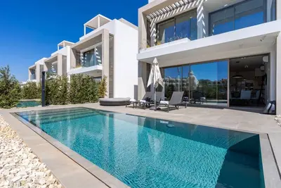 Image de Waves 3-Bedroom Villa in Protaras W/ Jacuzzi