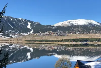 Image de Chalet au bord du lac de Matemale
