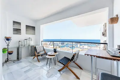 Image de Puerto Banus 3 bed Holiday Apartment with with panoramic sea and yacht views