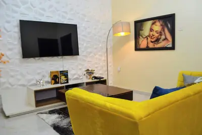 Image de \"Cozy & Modern One-Bedroom Apartment - Your Urban Retreat Awaits! \"