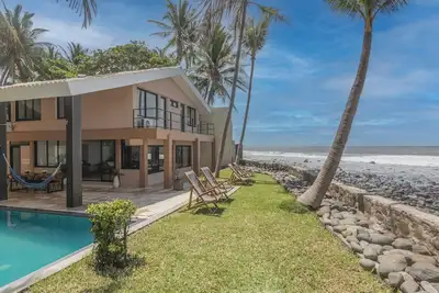 Image de Soul Beachfront Villa - Your Dream Beach Vacation Awaits!