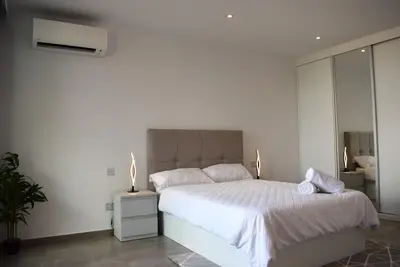 Image de E1 Gem: Modern Studio Retreat
