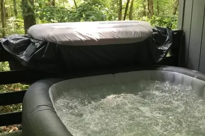 Image de Minutes To Clemson & Lake Hartwell + Hot Tub + Game Lounge + Private Views!