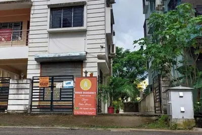 Image de 9-bedroom building in fabulous Kolkata with WiFi, fitness room, Ac