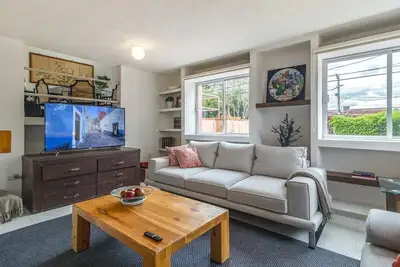 Image de Huge apartment, top location w/terrace. 4bd 3. 5ba