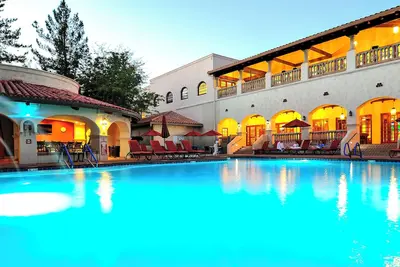 Image de Desert Adventure Awaits! Pool, Spa, Restaurant, Free Parking!