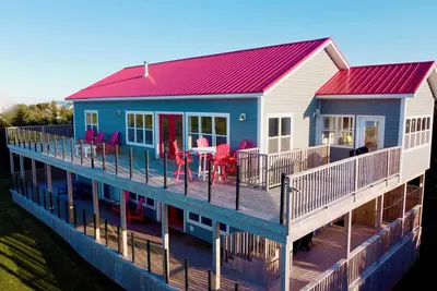 Image de Orion's Porch Pei - Unique Beach House with Best Views of Thundercove Beach