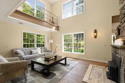Charming 3-bedroom villa with WiFi, Ac in fabulous Monroe