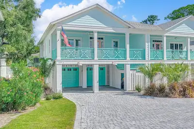 Image de Coral Cottage - New Construction Charming 3-bed/3-bath cottage with Private Pool