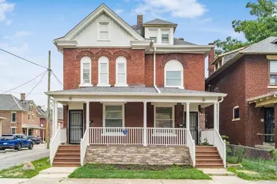 Image de Large Cozy, Chic Comfortable 3 Br in a two Story townhouse, WiFi, TVs, work desks