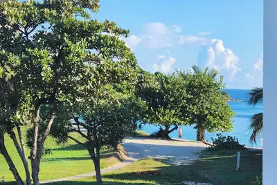 Image de 1bd/2ba Tropical Seaside Escape, 40 yards from Sapphire Beach!