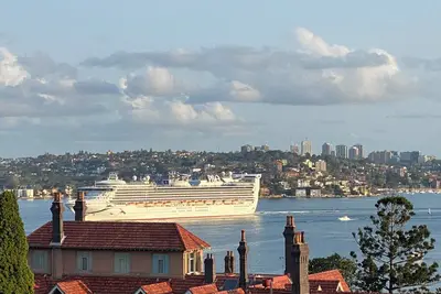 Image de Views, Pool & Luxury Living!