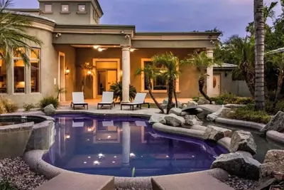 Image de Mansion Getaway in Phoenix @Paradise Valley! Pool, Spa, Lush Oasis, Game Room