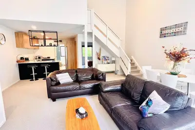 Image de Chester St East - Renovated City Apartment