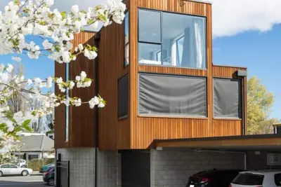 Image de Kilmore Apartment-Modern, detached, three level apartment