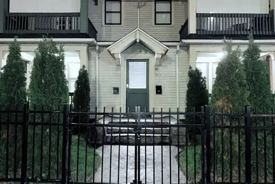 Image de Spacious 3br Apartment in South Wedge—Minutes from Downtown & Local Hotspots!