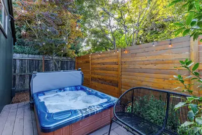 Image de Lovely Eugene home near it all with hot tub!