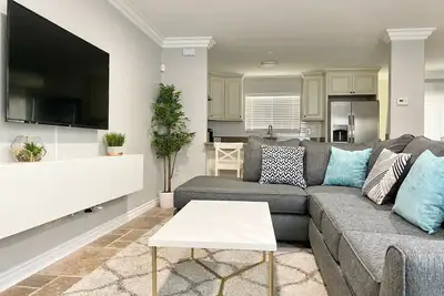 Image de Celebrity Home! 4br Placentia House Featured in Tostitos Ad