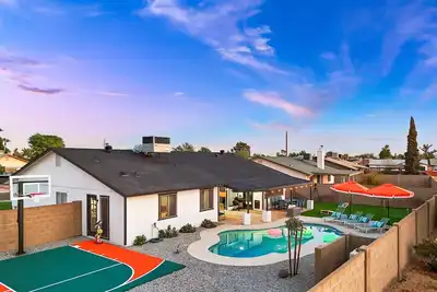 Image de The Brightside | Heated Pool • BBall Court • Bocce