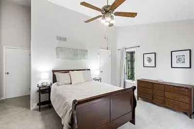 Image de Sunlit 3bdrm in Central Penfield