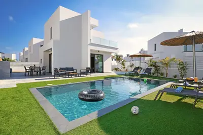 Villa Merope - 3Bed all En-suite with Private Pool