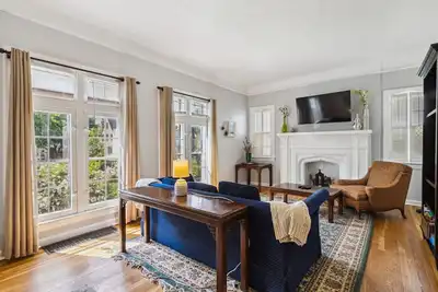 Image de Near Cle Clinic - Long term stays accepted