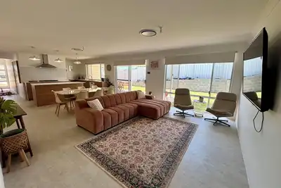 Image de Abrohlos Beach House - No Cleaning Fee