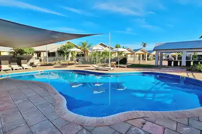 Image de Waterfront | Sleeps 6 | Resort Pool | Wifi