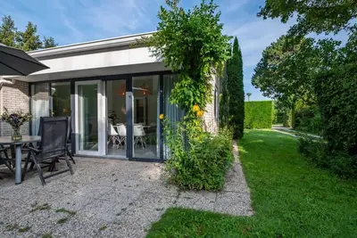 Image de Bungalow indépendant à Kamperland au bord du lac