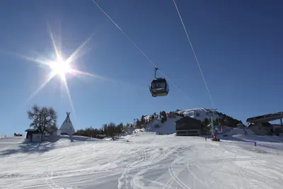 Image de Ski In/Ski Out Beautiful on Piste  2 Bedroom apartment in Veysonnaz, Switzerland