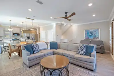 Image de Professionally Decorated Lost Key Townhome With Private Beach Club Privileges