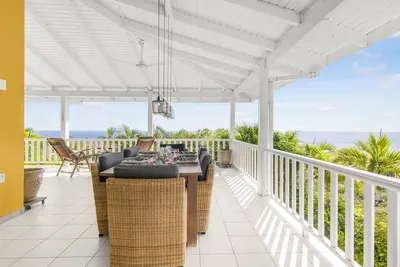 Image de Romantic villa with pool and ocean view