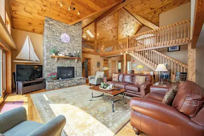 Image de Cozy Lake Retreat w/ Nature, Comfort & Style