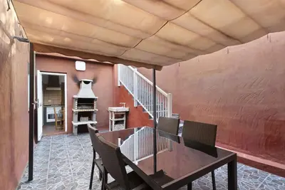 Image de Appartement confortable de deux chambres avec barbecue