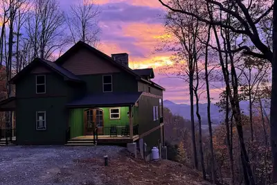 Image de Charming 2-bedroom cabin in gorgeous Sevierville with Ac, WiFi