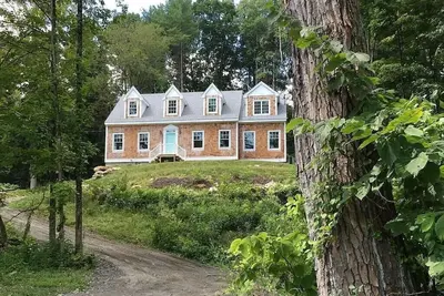 Image de Stockbridge house 17 minutes from Tanglewood. Four bedroom, three bathroom.