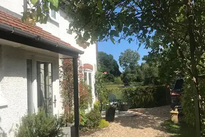 Image de Beautiful New Forest cottage with direct forest access. Ponies at the gate!