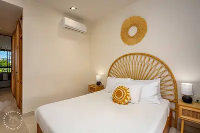 Image de Luxury 2 Bedroom 2 Bath Jungle Penthouse w/ Private Elevator & Pool