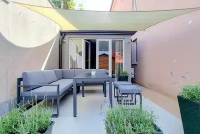 Image de Nouvel appartement exquis avec superbe espace salon, barbecue, WiFi, climatisation