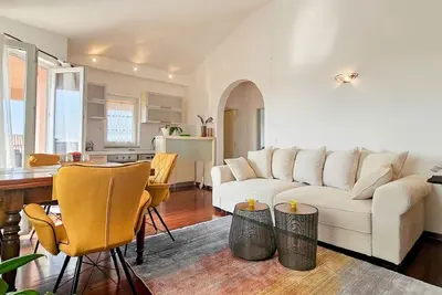 Image de Appartement spécial avec vue sur la mer, climatisation, WiFi, parking