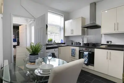 Image de Bright Central 2br Home: WiFi, Garden, Queens Park