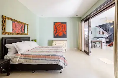 Image de Spacious 4 Bedroom Villa Near the sea with private pool