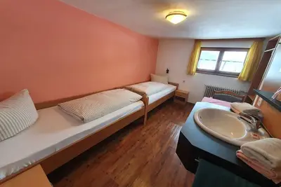 Image de Double room with shower on the floor - Pension Forelle