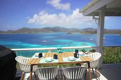 Image de Discover Peace and Privacy at Wild Jasmine: Pool, A/C, and East End Seclusion