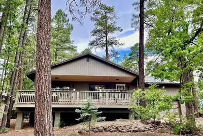Image de All \"Decked Out\" Tree House in Pinetop, Az