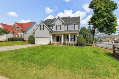 Image de 2 Mi to Unc Charlotte: Family-Friendly Home